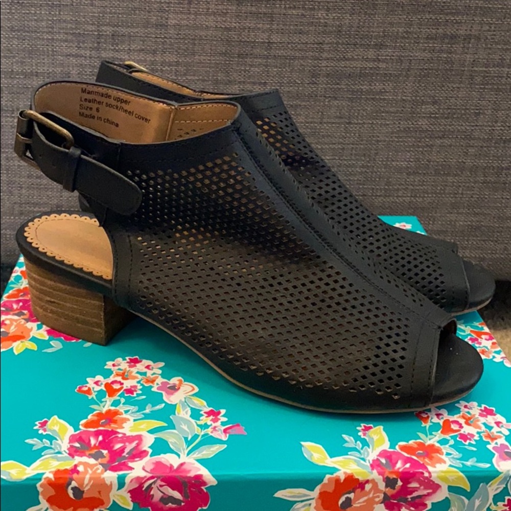 Black Sandals